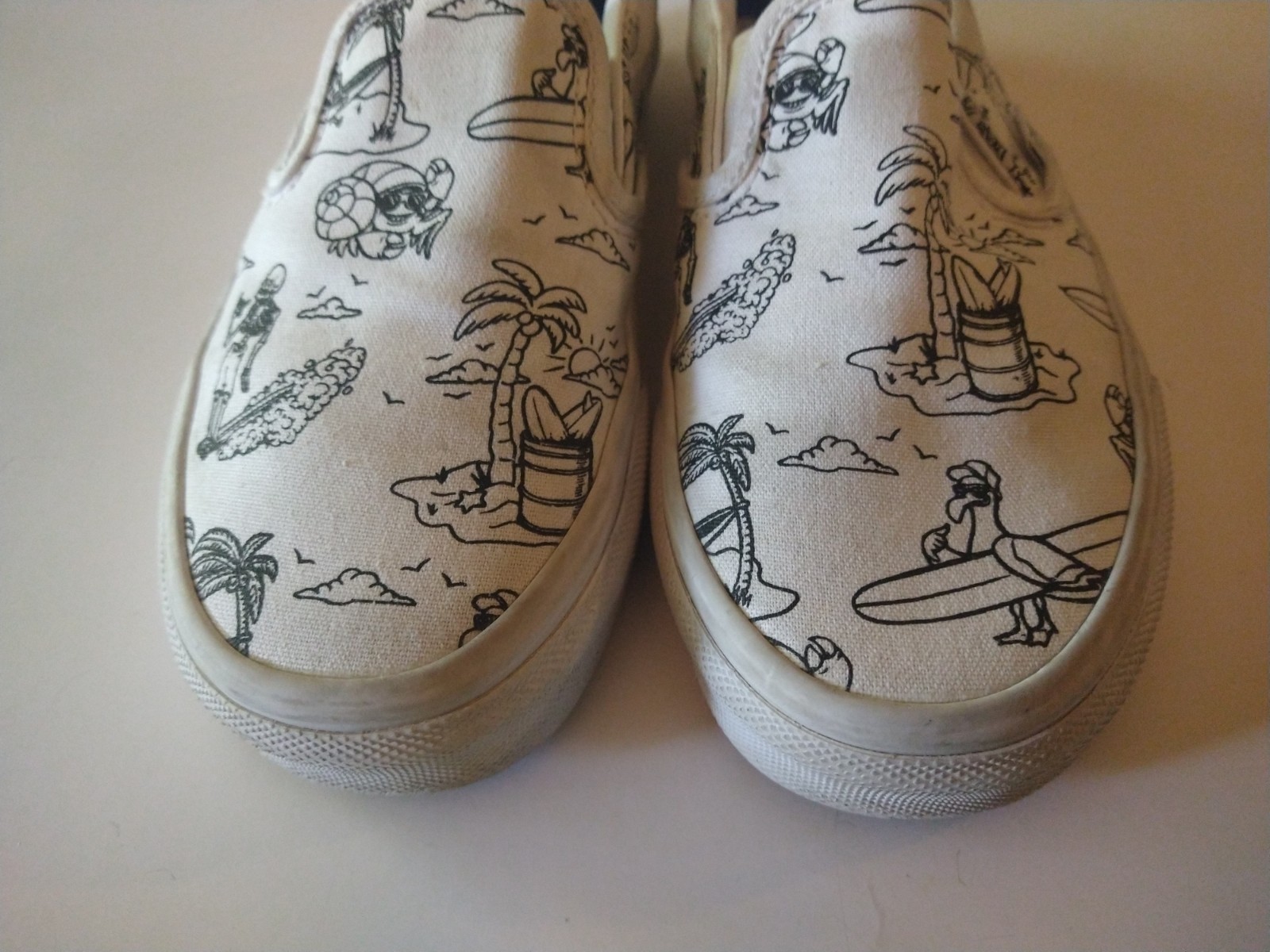 Vans Shoes Women’s Size 5 Men’s 3.5 White Slip On Low Tide Beach Skate Bmx