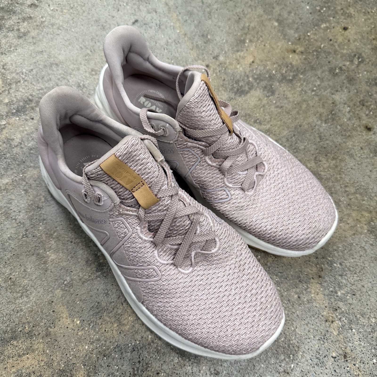 New Balance Womens Fresh Foam Roav V2 Running Shoe Size 9 Space Pink Sneaker