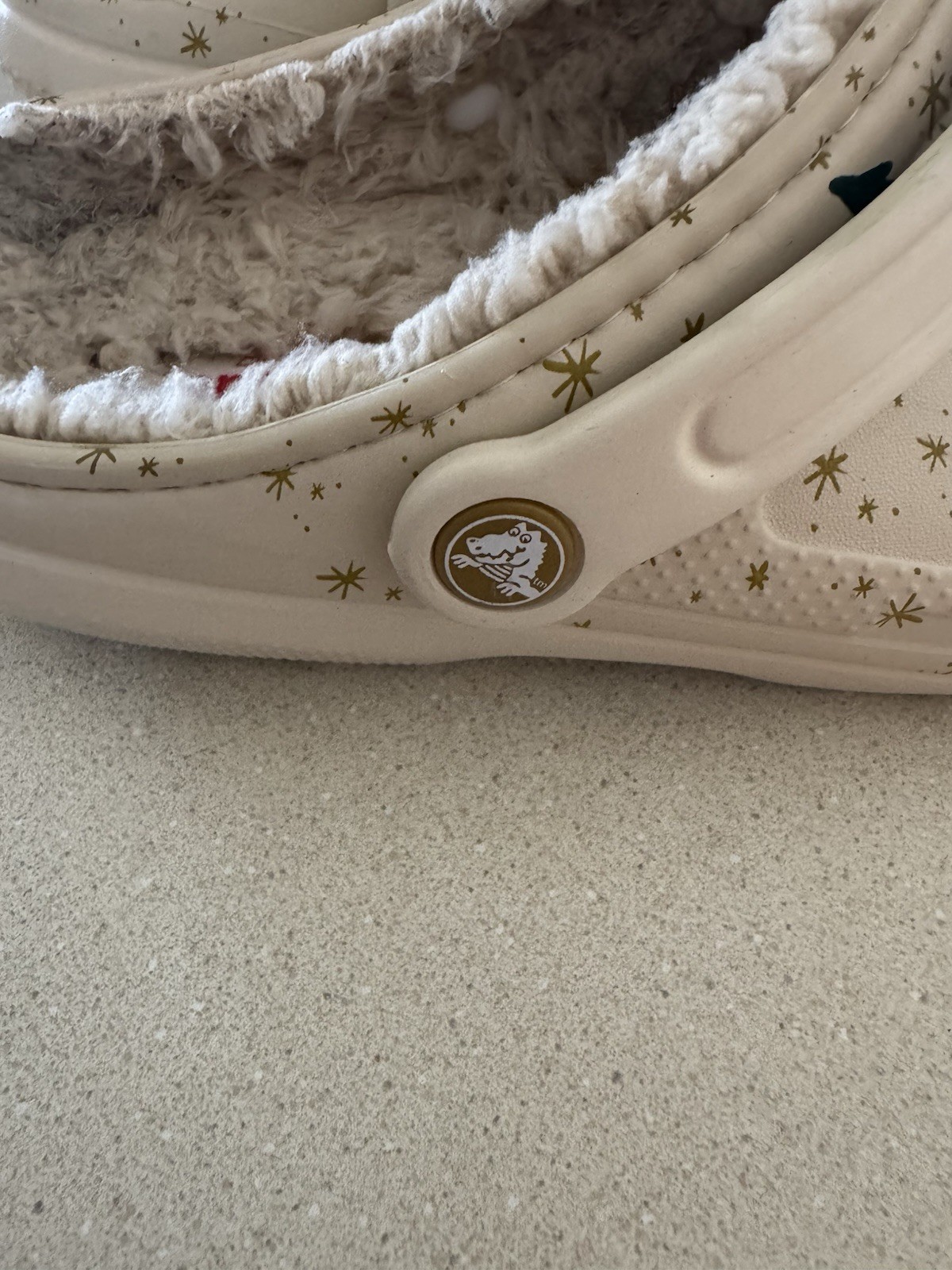 Crocs Disney Christmas Fuzzy Lined Clogs Women’s 11 / Men’s 9