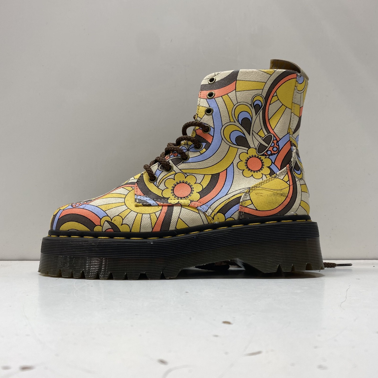 Dr. Martens Vegan Jadon Psychedelic Mushroom Platform Boots Size 11W 10M