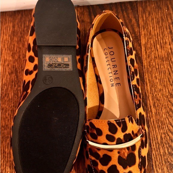 Journee Collection Women’s Wrenn Loafer Size 6.5