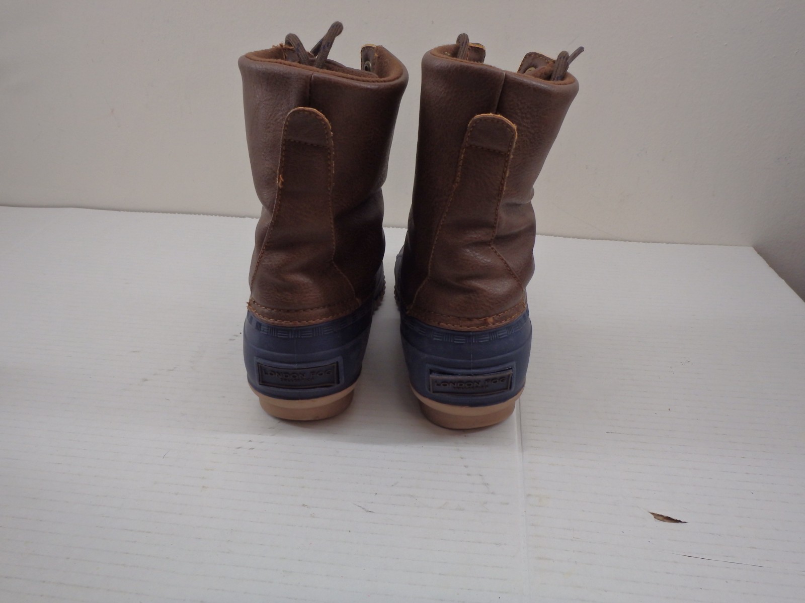 London Fog Womens Boots sz 7 Wonder Cold Weather Duck Waterproof # H677