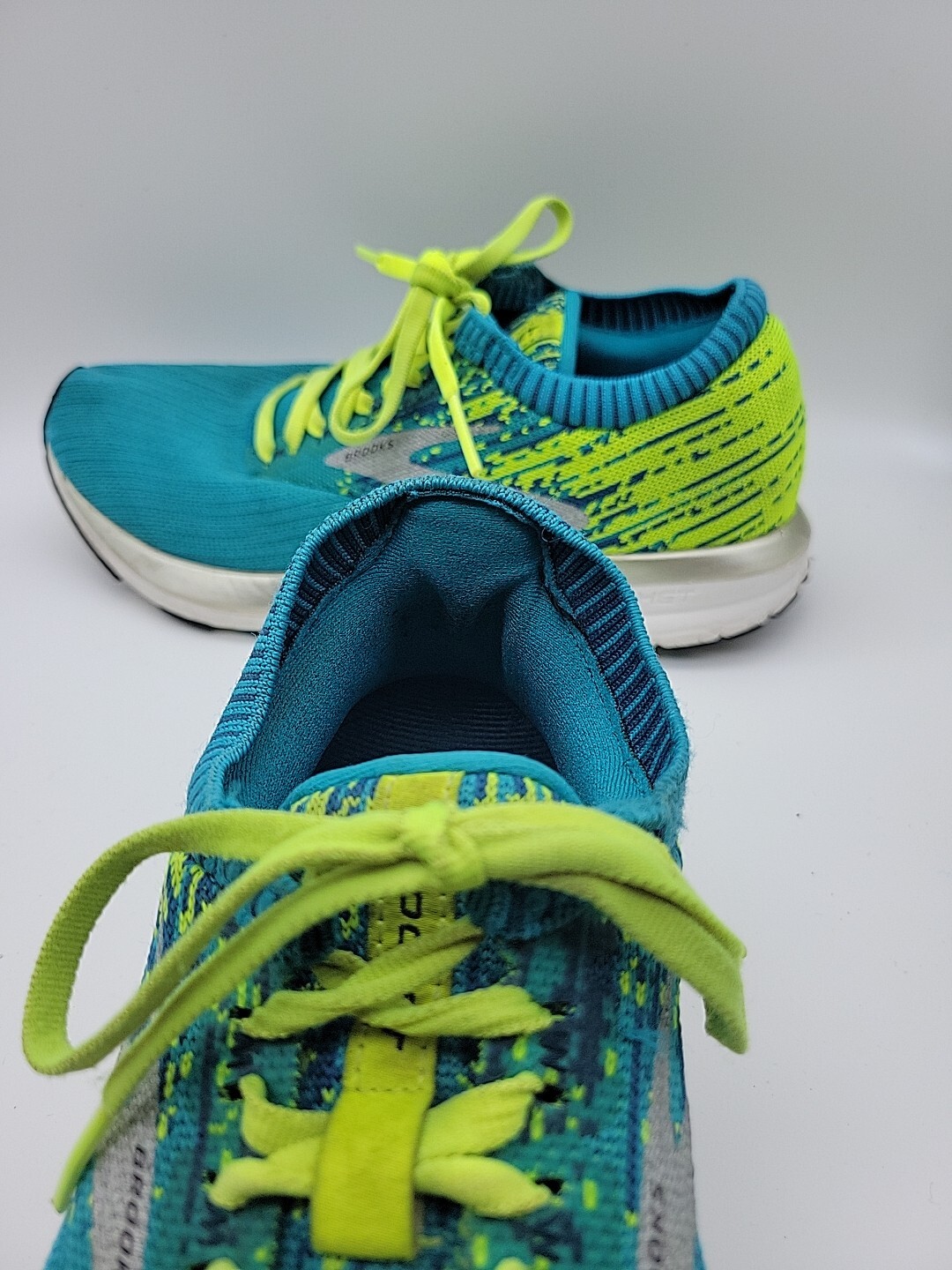 Brooks Womens Ricochet 1202821B430 Blue Green Running Sneakers Shoes Size 7.5 B