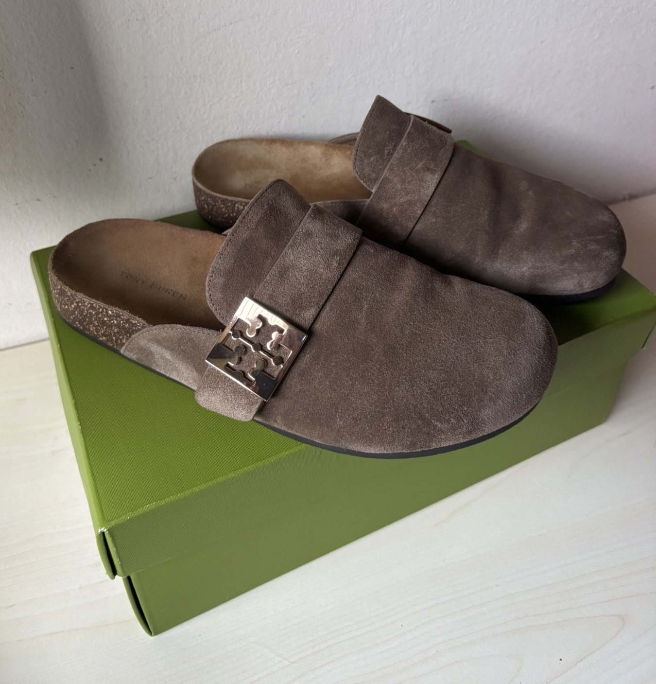 Tory Burch Mellow Mule River Rock Gold 39 Clog Sandals Suede Box Dust