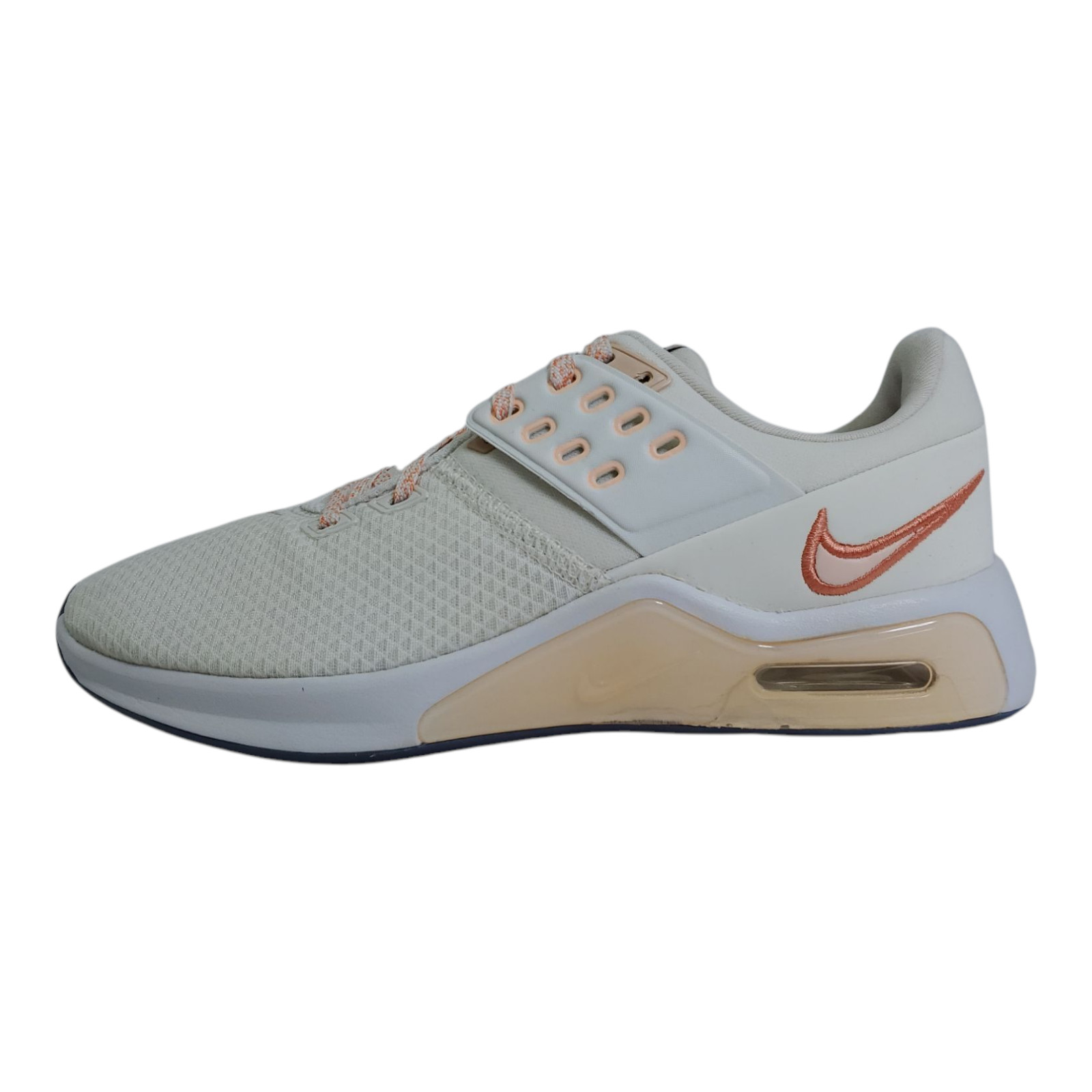 Nike Women’s Air Max Bella TR 4 Shoes, Summit White/Orange Pearl