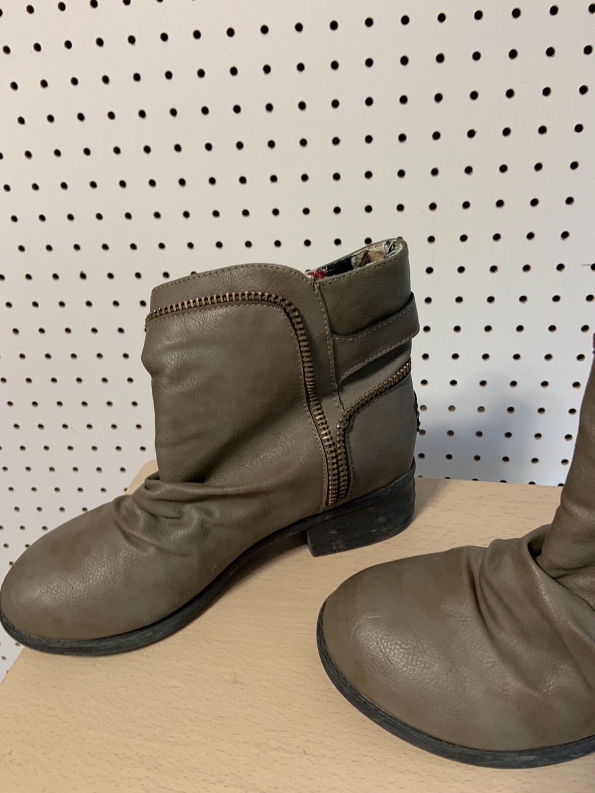 Womens Rocket Dog ankle Boots ~ brownish gray ~ size 7M