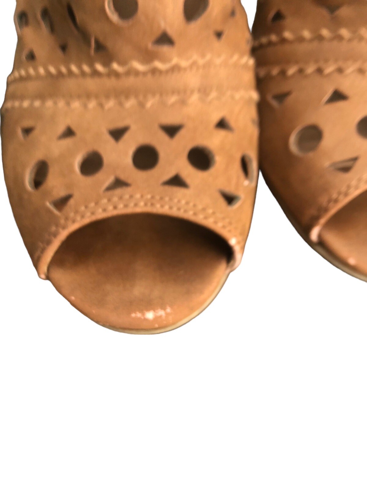 CL by Laundry 3.5” Heeled slip on stretch heel band open toe sandals 8.0M