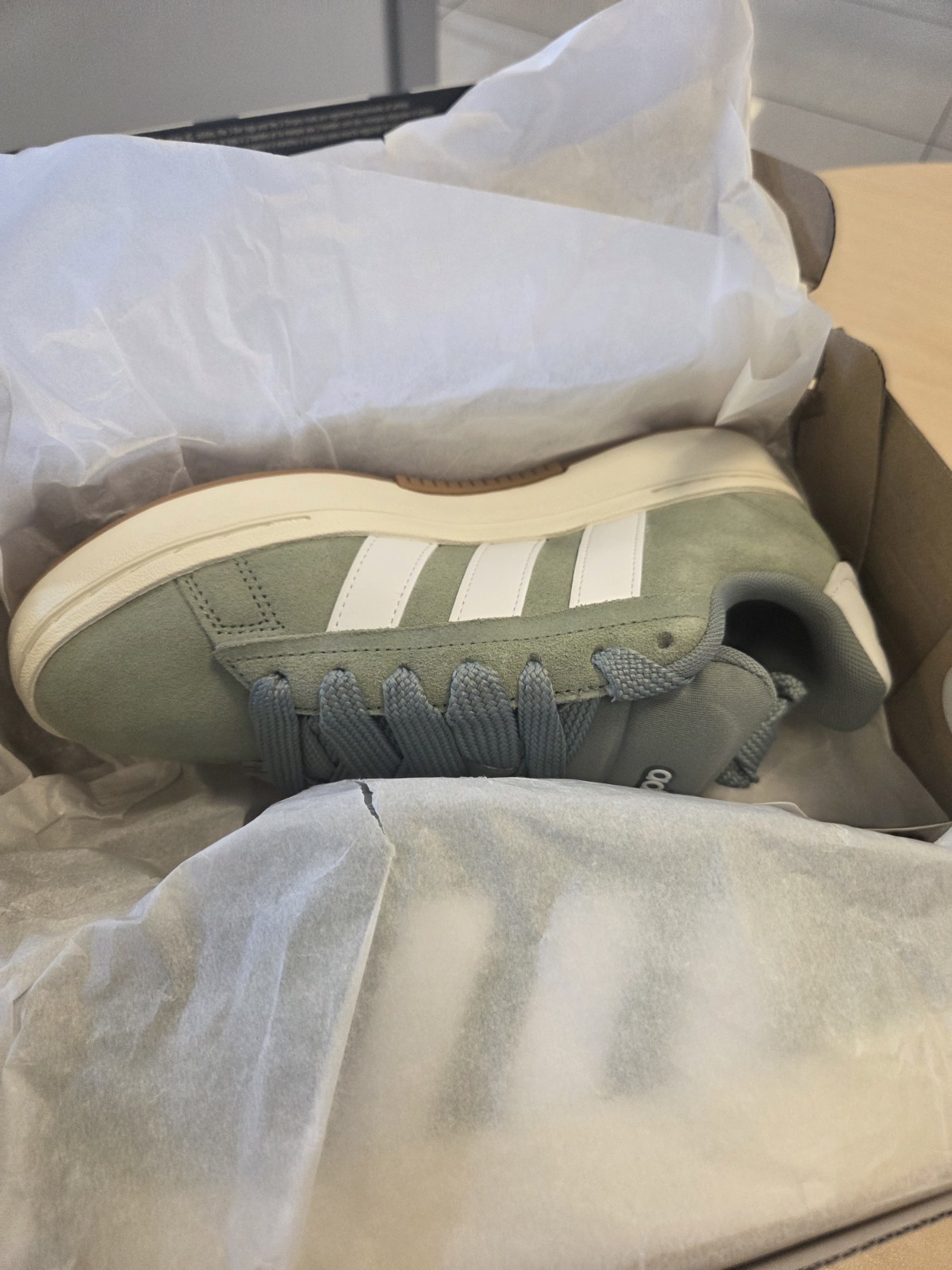 adidas Grand Court Alpha 00s Women’s Low Top Lace-Up Sneaker Silver Green JR3143