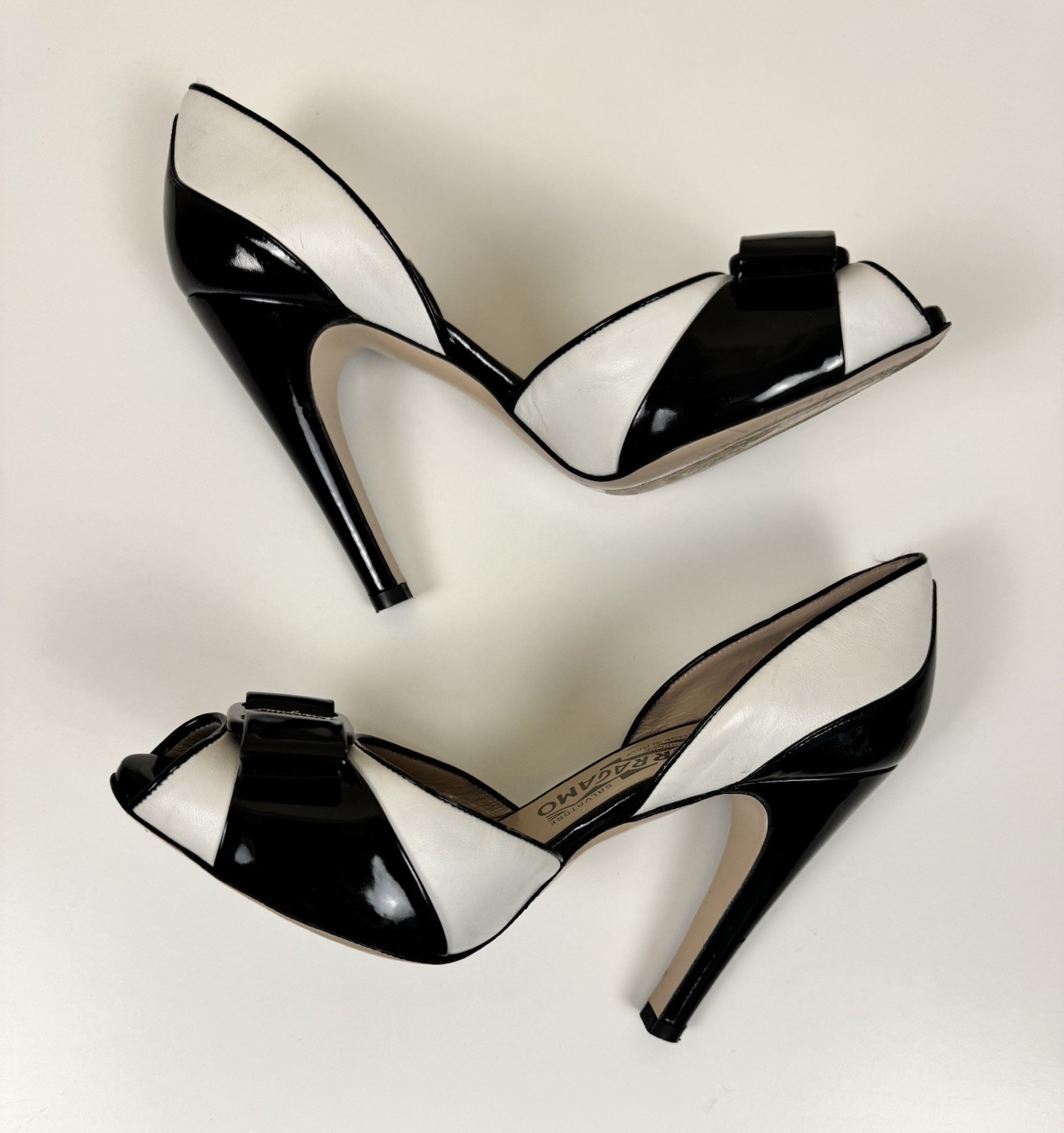 Salvatore Ferragamo Manuela Black/White Colorblock Patent Leather Peep Toe 5B