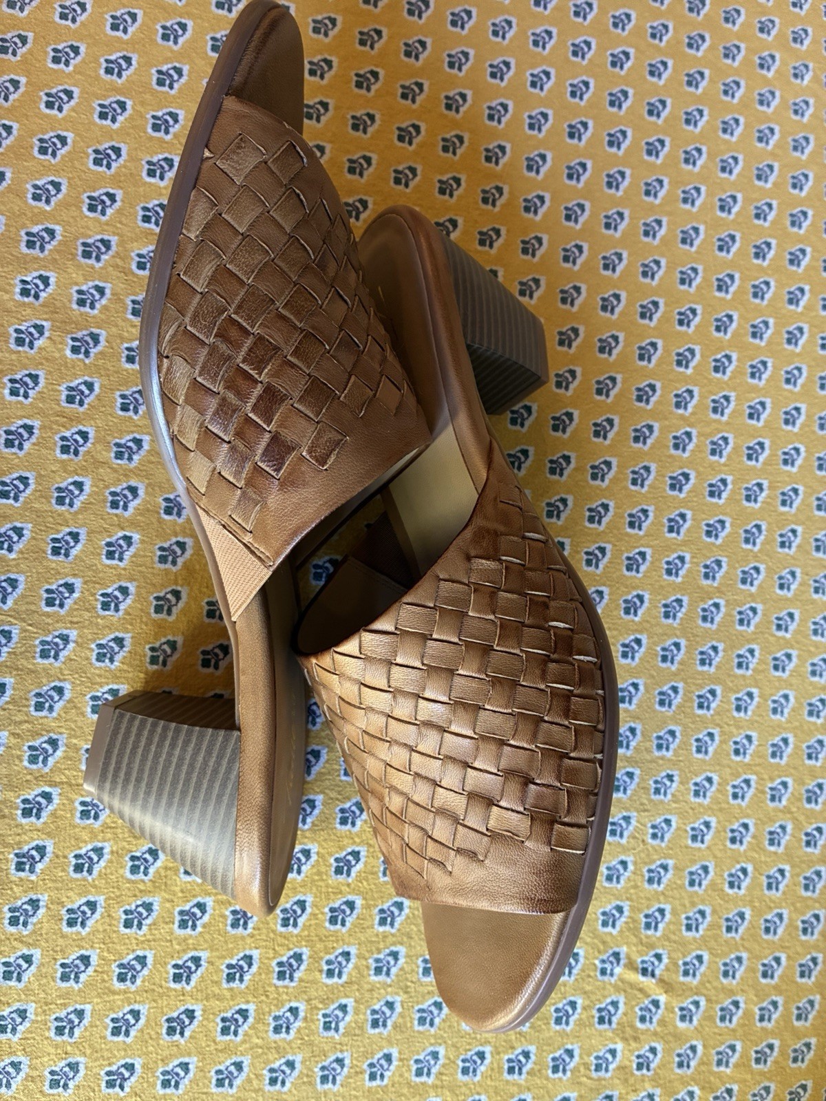 NIB TROTTERS CORSA MULE CAMEL LEATHER 12N 12 Narrow