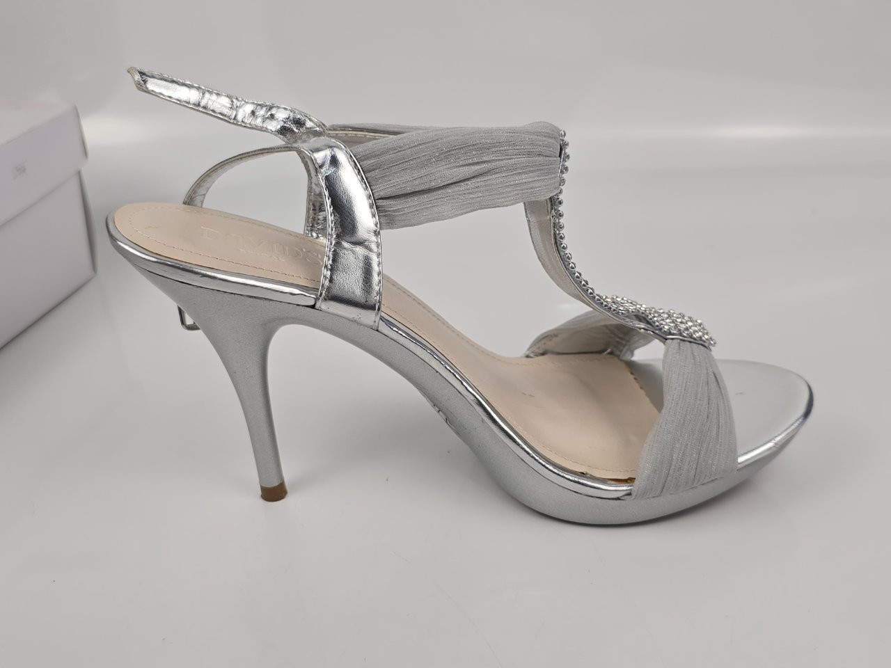 David’s Bridal Belize12 Women’s Silver Rhinestone T-Strap Strap Heels Size 9