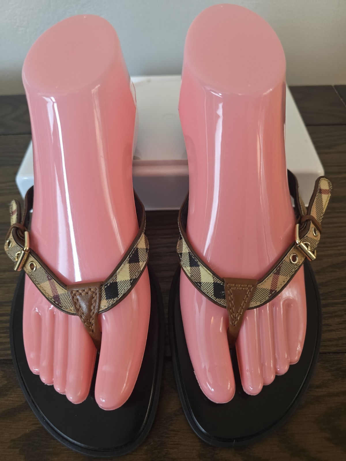 Burberry Womens Sz 8.5 EU 39 Pavilion Check Thong Sandals Jacquard Nova Check