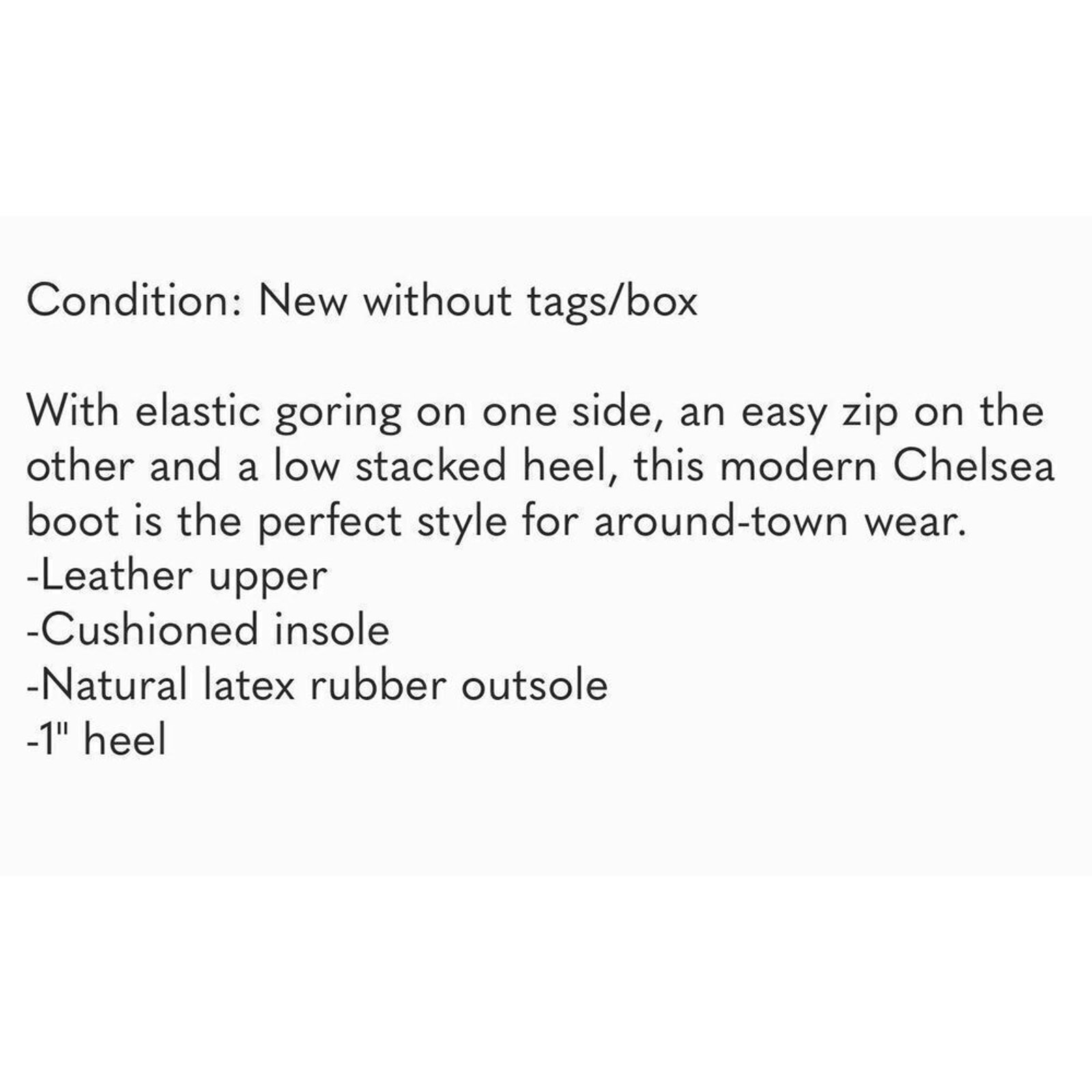Munro Boots Cate Chelsea Women’s Size 8.5 Snake Print Side Zip Water Resistant