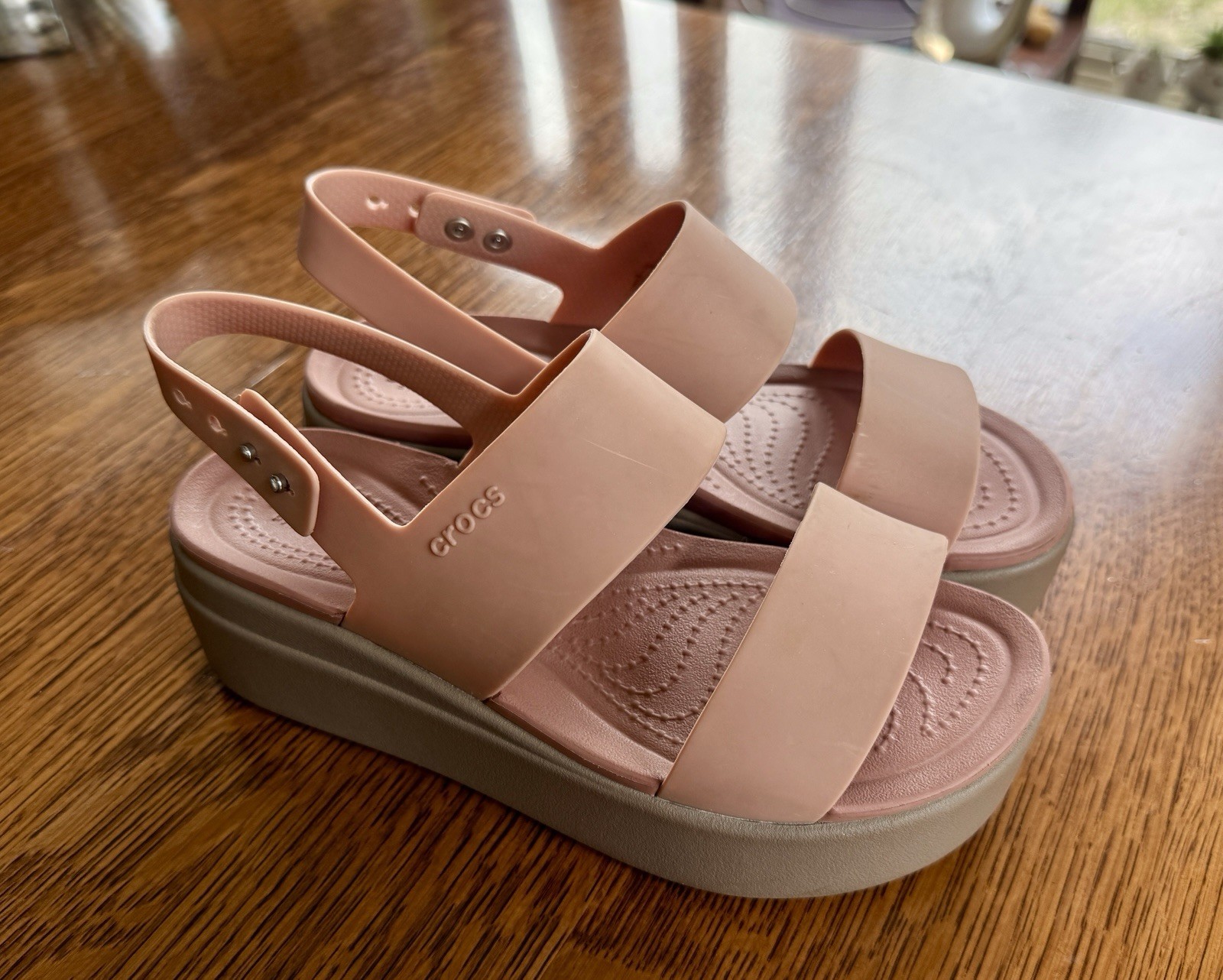 Crocs Brooklyn Low Womens Wedge Sandals Sz 5 W Punk Leather Platform Slingback