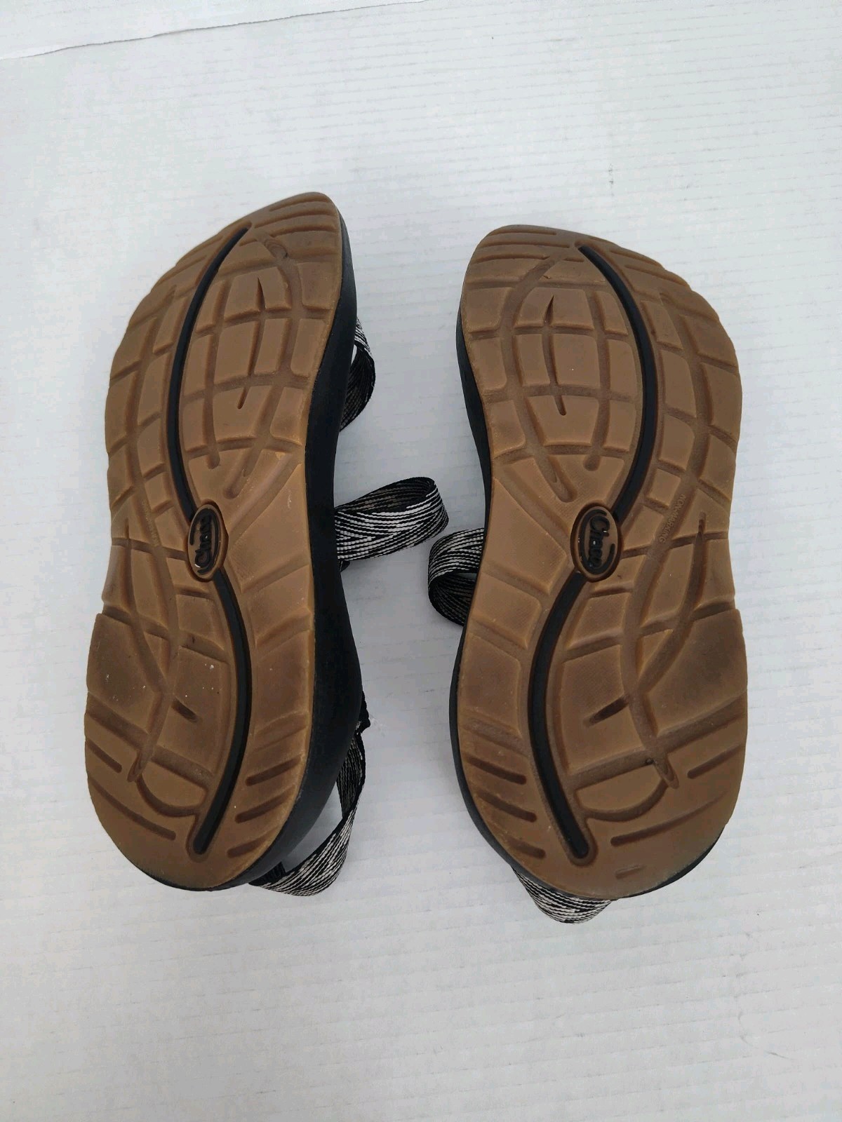 Chaco Z2 Classic Women’s Strappy Sports Hiking Sandals Black White Size 8 *Read*