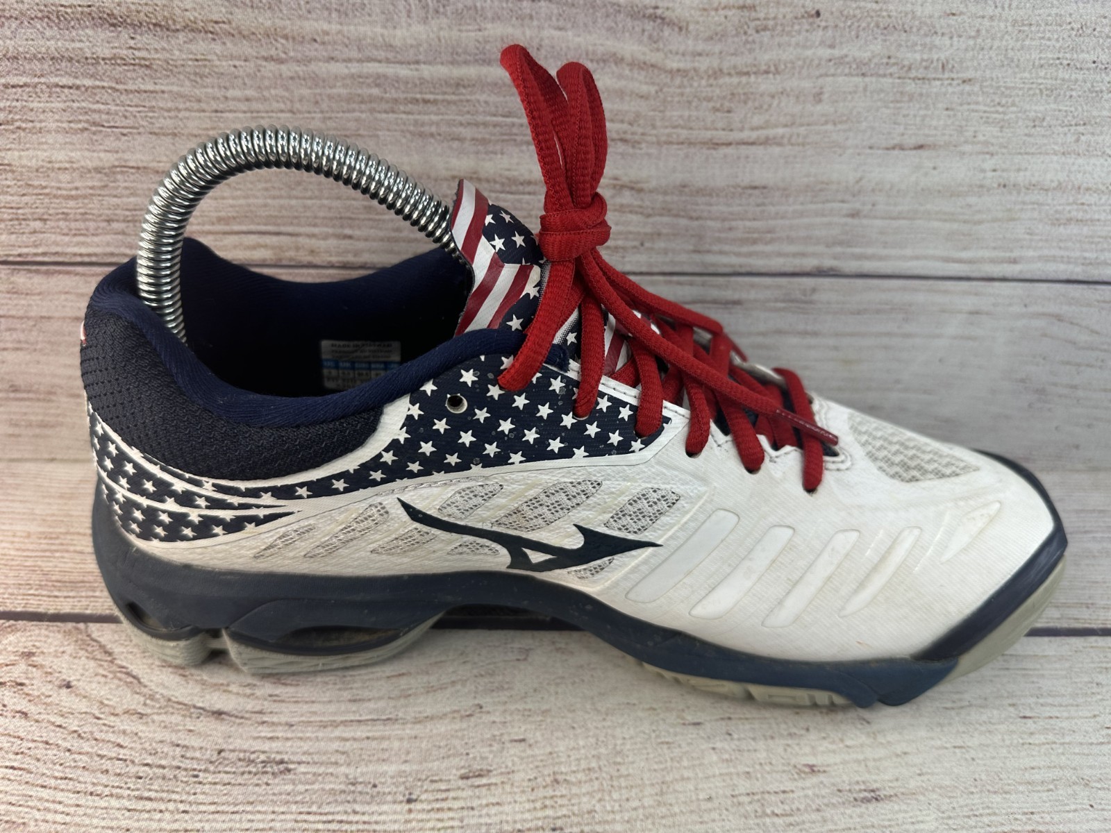 Mizuno Women’s Wave Lightning Z4 Multicolor Volleyball Lace Up Shoes Size 8 US