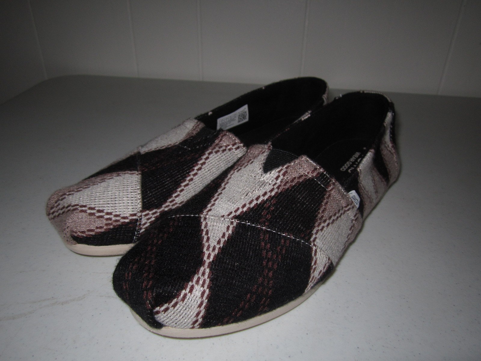 TOMS Women’s Size 9 Flannel Plaid Faux Slip-on Comfort Shoe Worn One Time!!