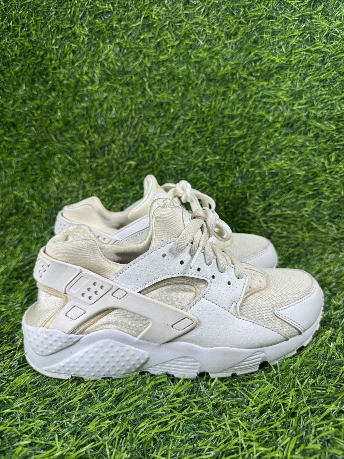 Nike Air Huarache Run Size 6 Women