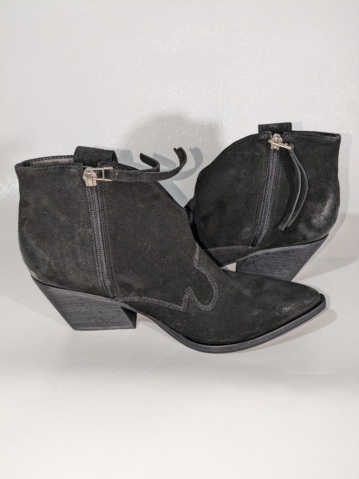 GOLO Womans Black Suede Leather Ankle Booties Sz 7 Western/Southwestern Chic