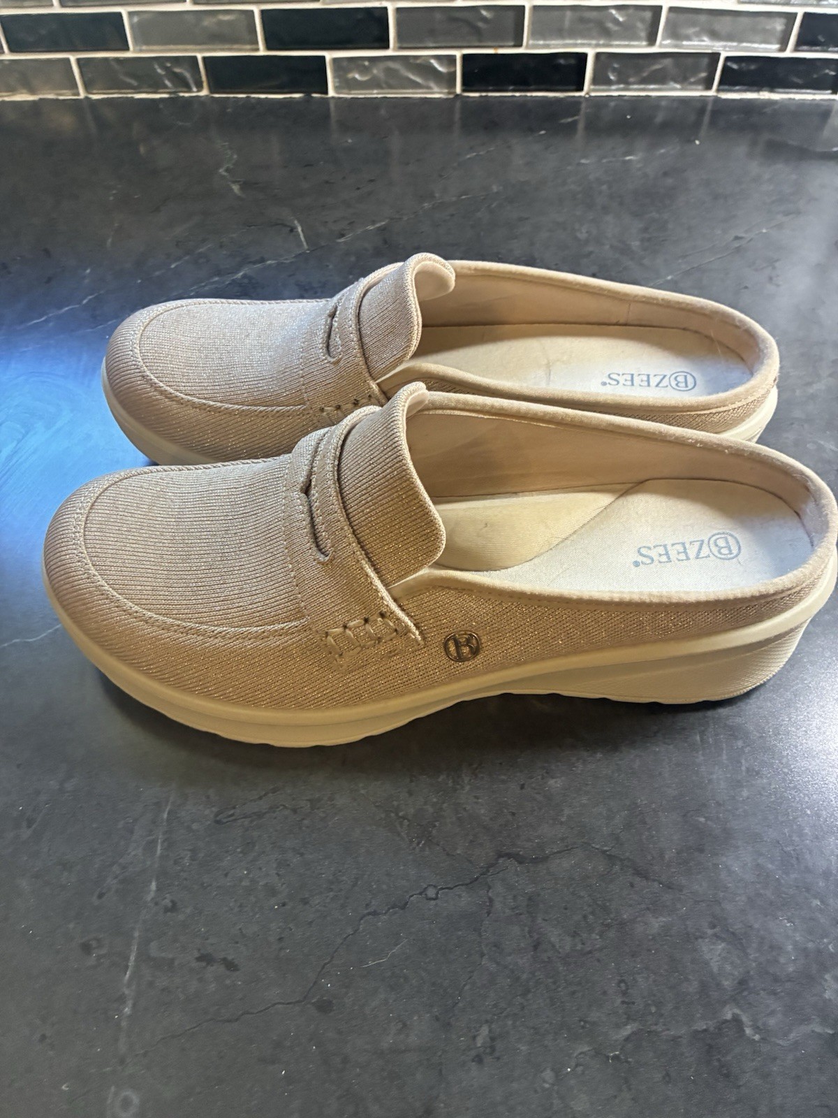 BZEES Balance Women’s Beige Knit Fabric Slip-On Mule Comfort Shoes US 6 M