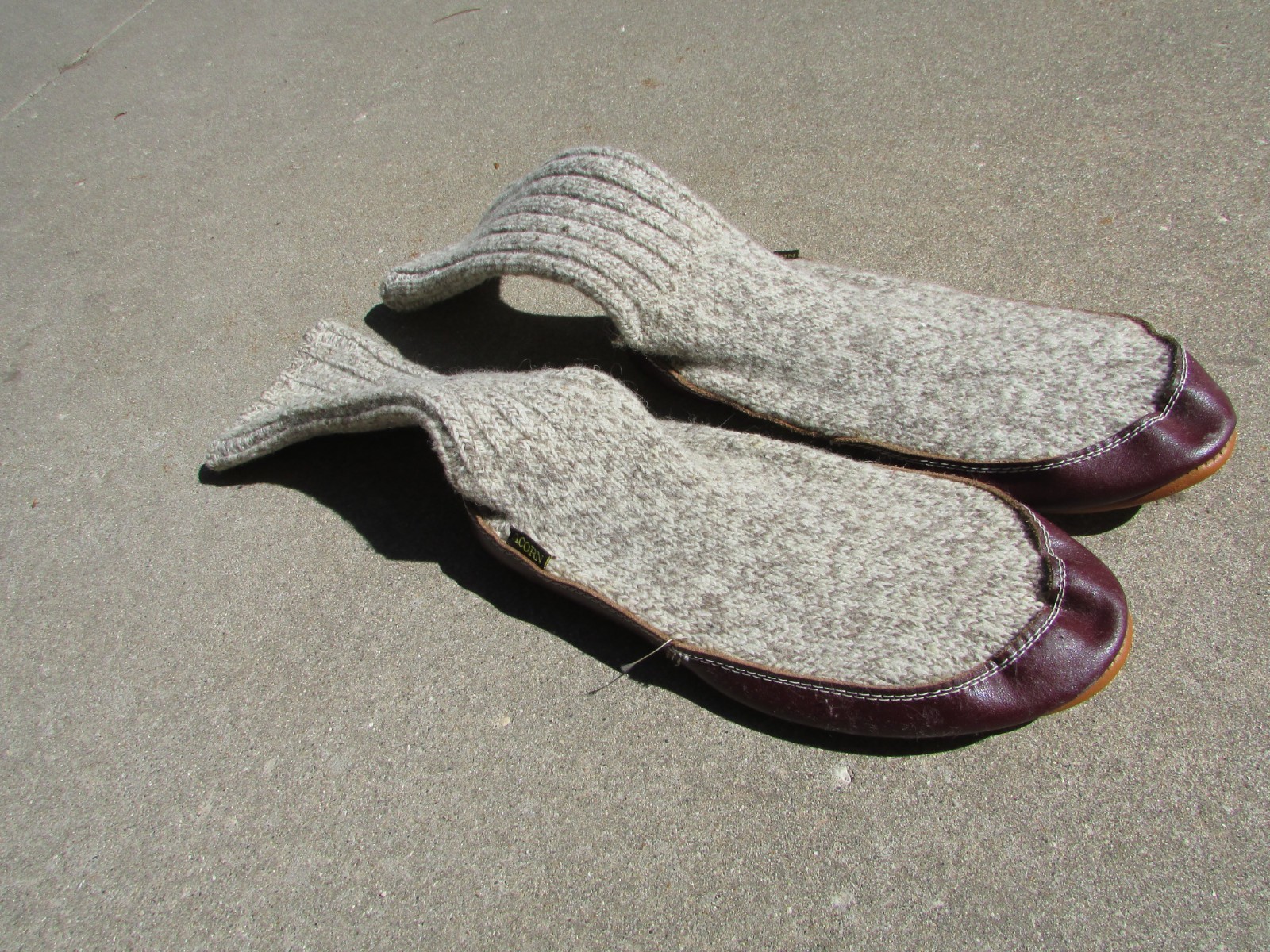 Acorn Slipper-Socks Gray Wool Mens 7.5-8.5/ Womens 9-10 Brown Leather Sole USA