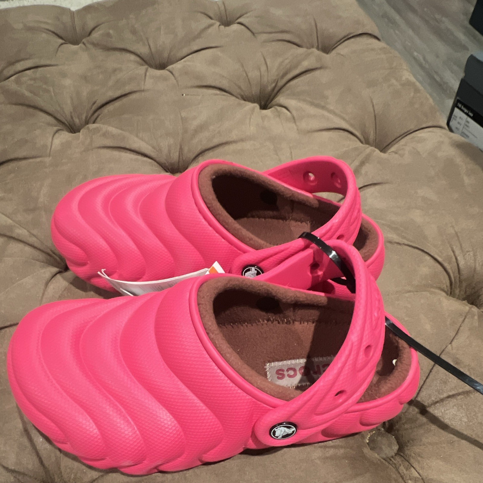 Crocs Classic Lined Overpuff Clog Pink Fleece Lined Slip-On Women’s 6 EU36-37