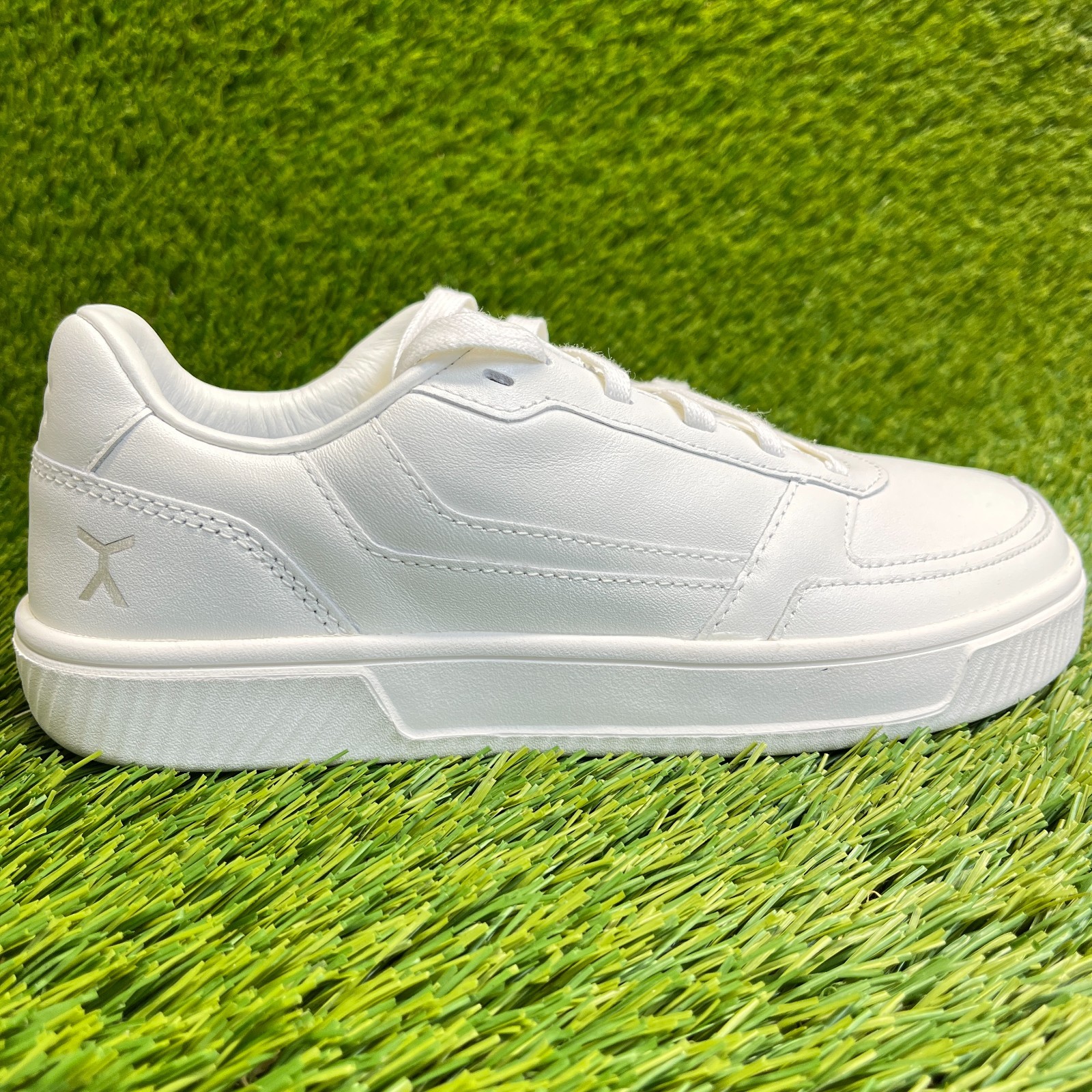 Flux Footwear Adapt Leather Trainer White Womens Size 8 Athletic Shoes Sneakers