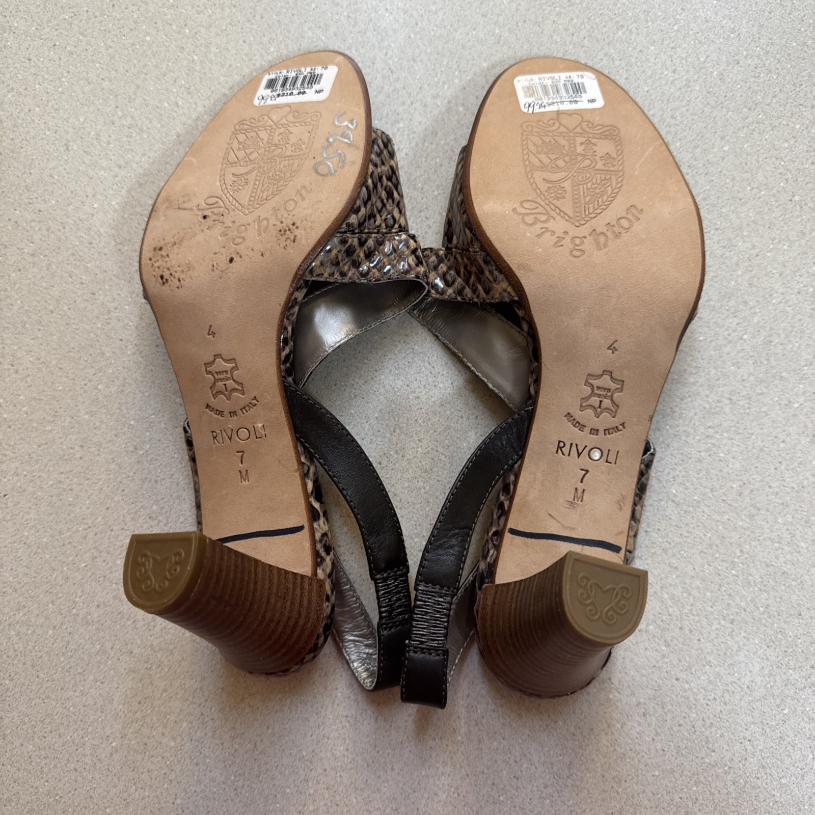 BRIGHTON RIVOLI Beige Brown Snakeskin Med Heel Sandals, Sz 7, MSRP $210