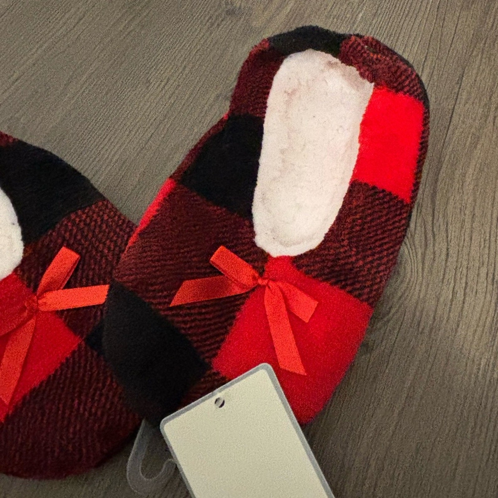 NWT Plaid Flannel Fleece Slippers Size S/M