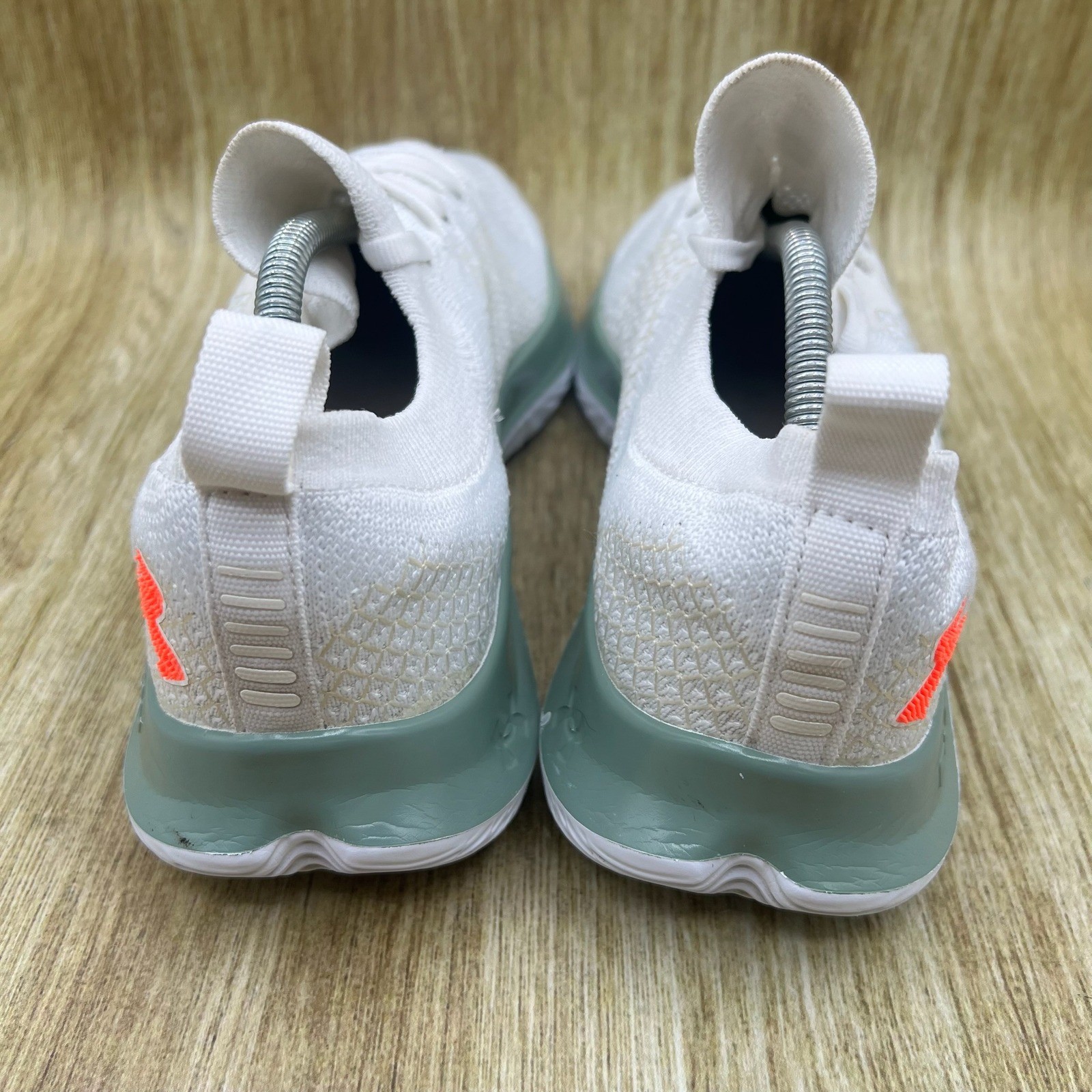 Under Armour Flow Velociti SE Women’s Size 8.5 White Phoenix Fire 3024017-114