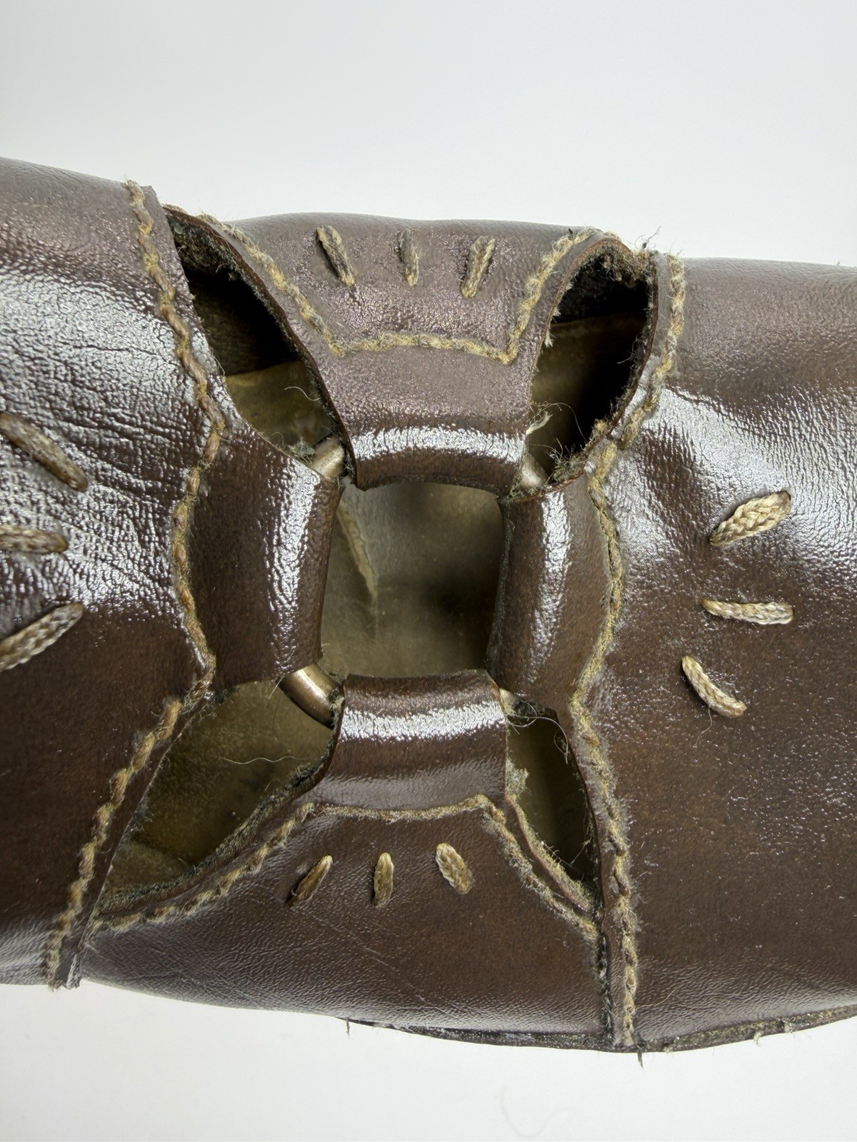 VTG 90’s Lower East Side Brown Center Ring Chunky Sandals Flower Cut Woman’s 9.5