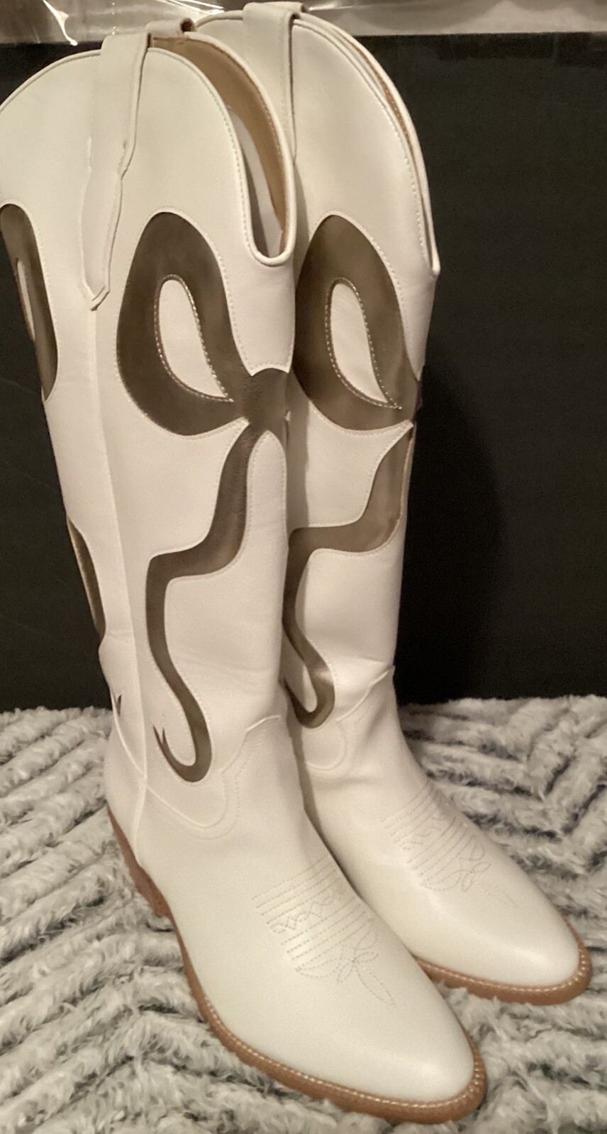 Mi.im White/Gold Bow Western Boot Size 8 1/2