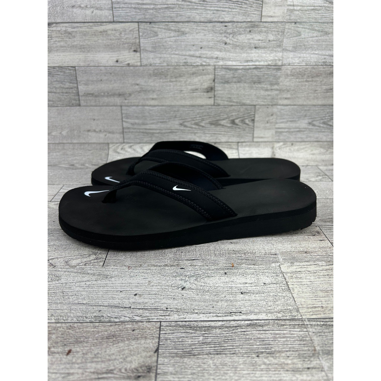 Nike On Deck Womens Flip Flops Black White 314870-011 Size 7 Sandals Thong Shoes