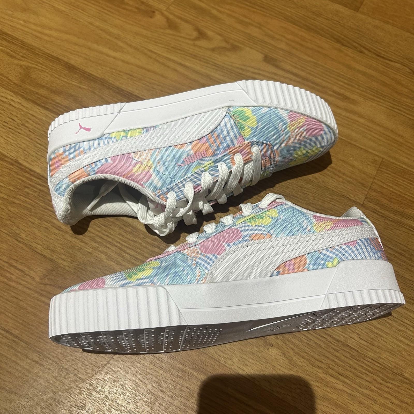 PUMA Women’s Floral Multicolor/White Low Top Lace-Up Athletic Sneakers 381325-01