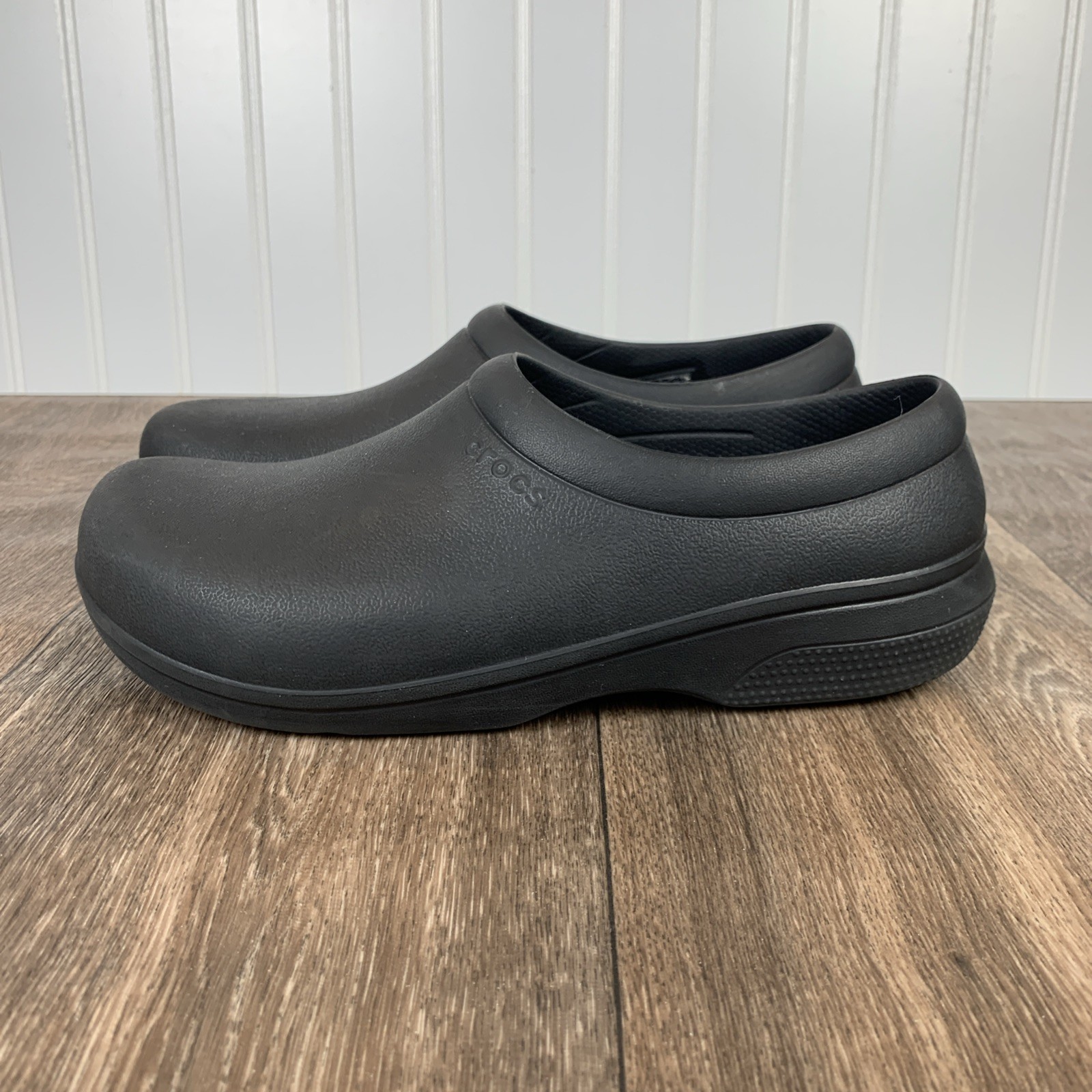 Crocs Size 8 On The Clock At Work Slip Resistant Dual Comfort Black 205073-100