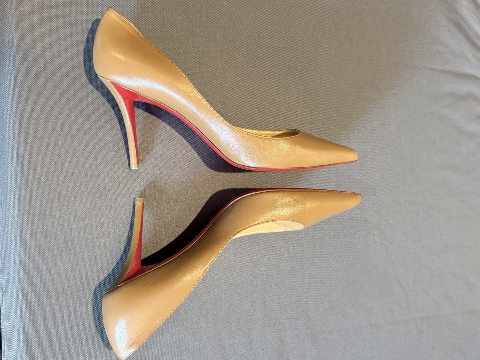 Christian Louboutin Apostrophy Pump 3.3” (85mm) in Hazelnut EU 40 US 9 with Box