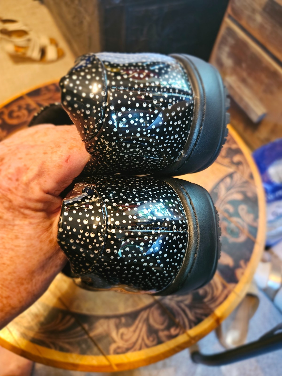 SPRING STEP SLIP ON SHOES BLACK TINY BUBBLE PATTERN – SIZE 7 – MOISTURE WICKING