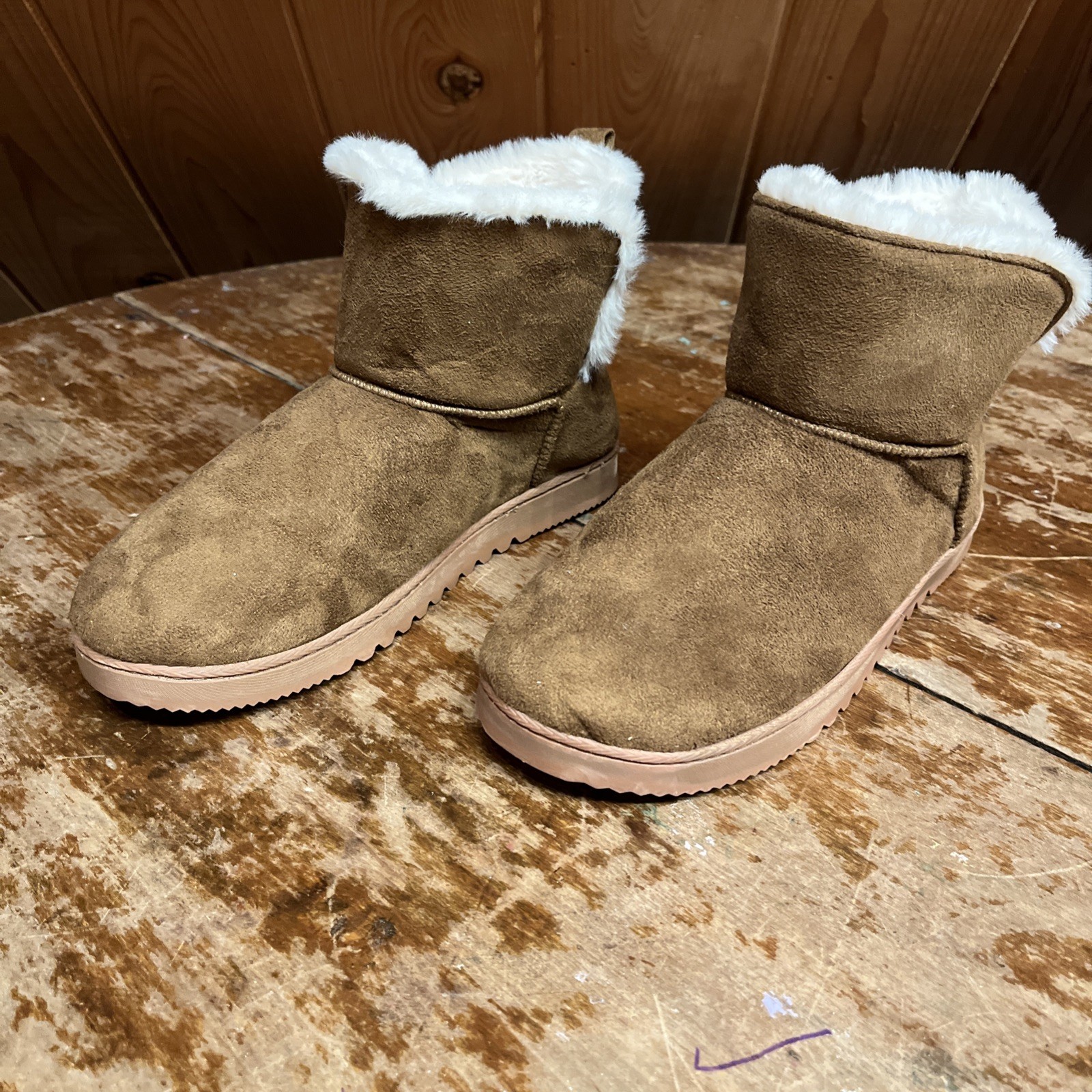 Dearfoams Women’s Winter Beth Faux Fur Foldown Booties | Large 9-10 (USA)