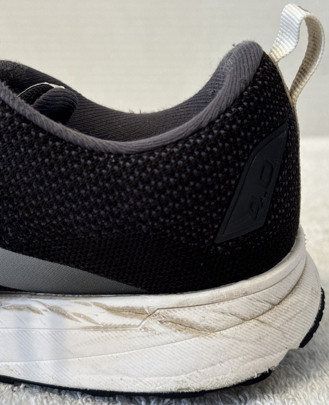 Brooks Womens Revel 4.0 Black/White Sneakers Size 10M 1203371B063