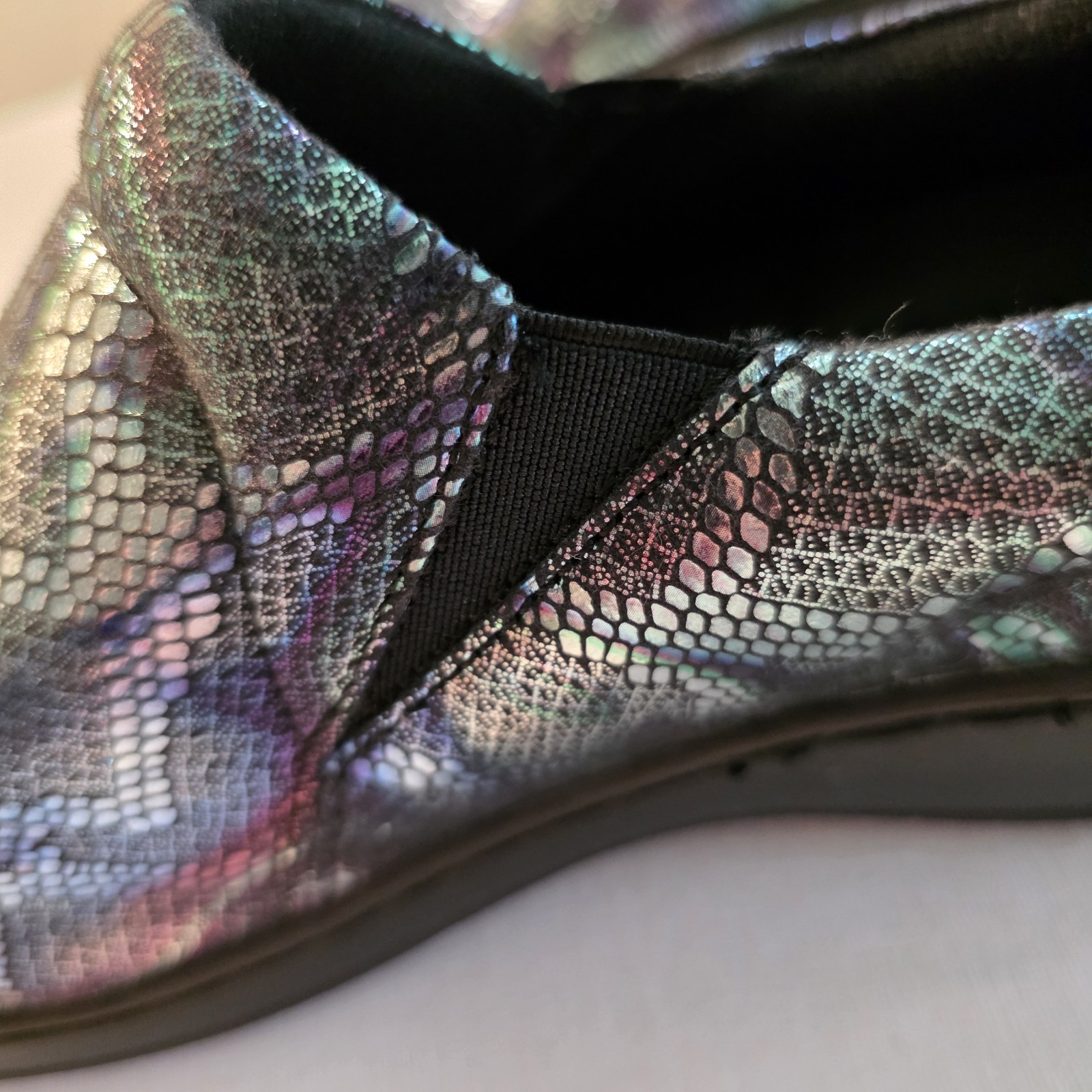 Spring Step Womens Clogs Size 8 M Winfrey Aura Iridescent Printed Leather Upper