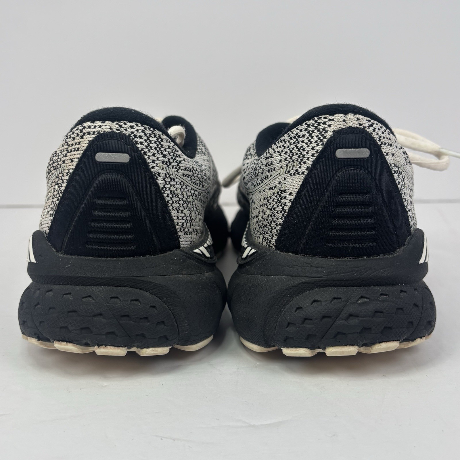 Brooks Adrenaline GTS 21 Womens 8 B Black White Running Shoes 1203291B135
