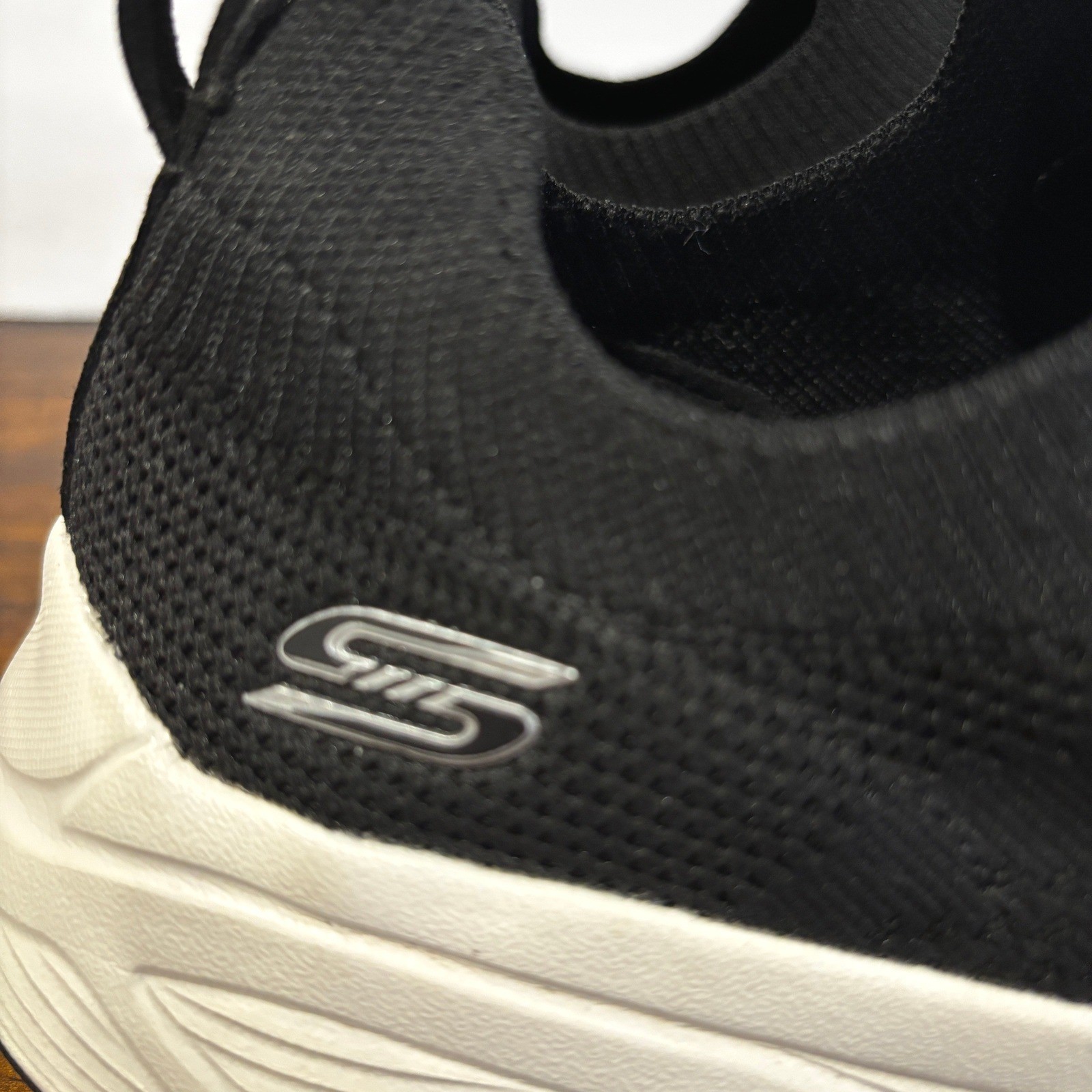 Skechers BOBS Sparrow Black Slip On Sneakers Sz 8.5 Memory Foam Shoes Comfort