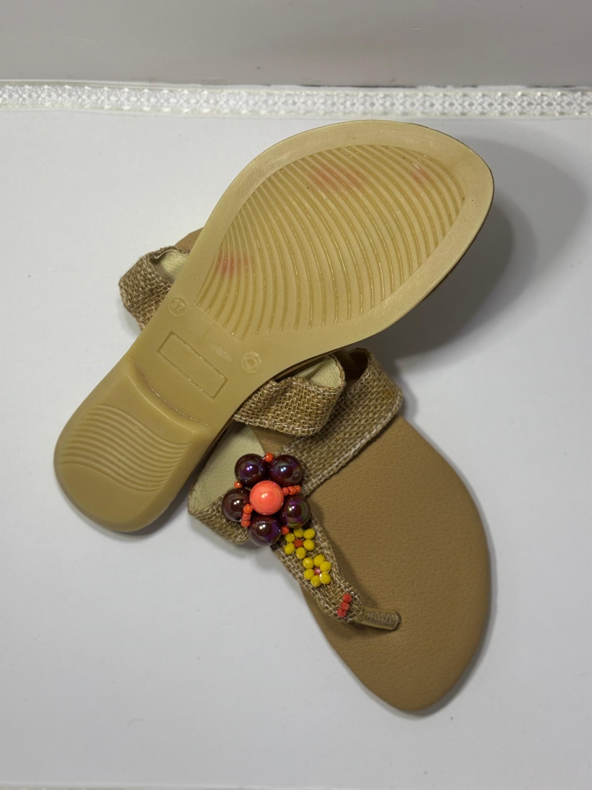 HANDMADE Women’s Beige Slip-On Thong Sandals Beaded Accents Leather Upper 6.5