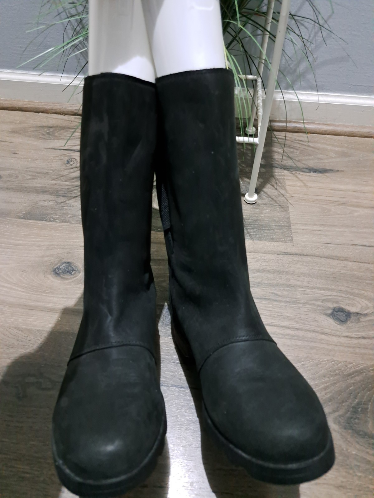 EUC Sorel Boots Women’s Emelie Mid Calf Leather Waterproof NL2679-010 Black SZ 8