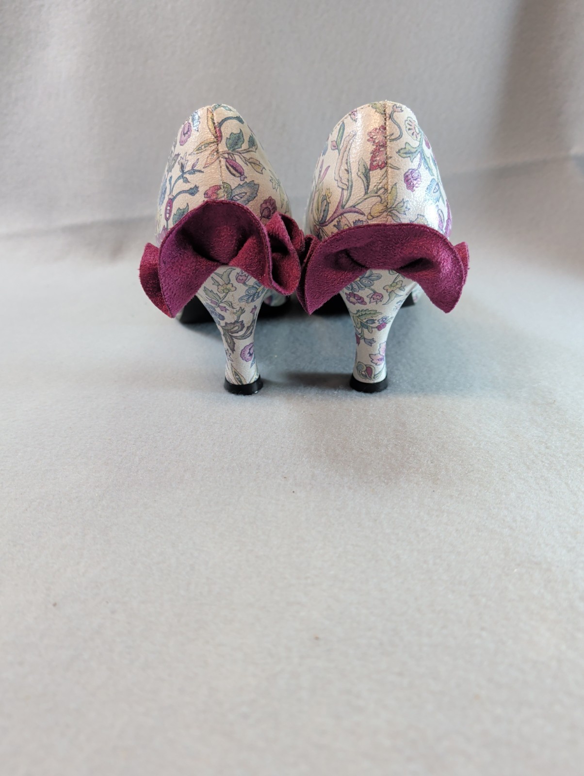 Bellini Clarise Ruffled Floral Pump Women’s Size 7W New in Box