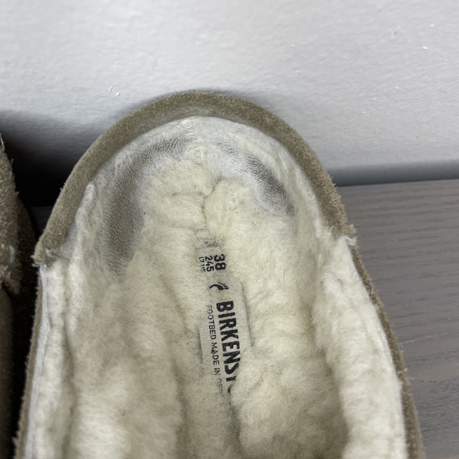 Birkenstock Buckley Clog Beige Slip On Shoes Buckle Shearling Womens 7-7.5 EU 38