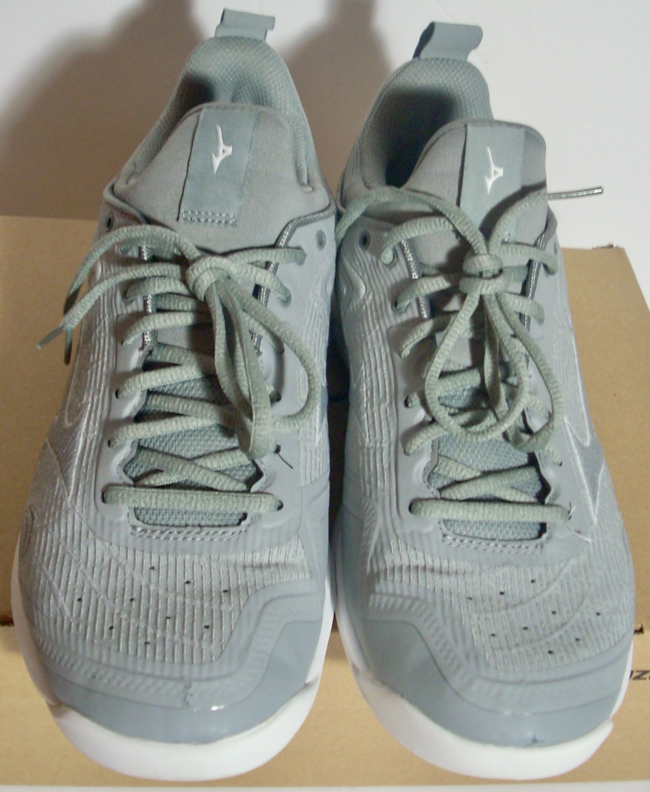 MIZUNO WAVE LUMINOUS 2 WOMENS U.S. SIZE 11 GRAY VOLLEYBALL SHOES NO BOX