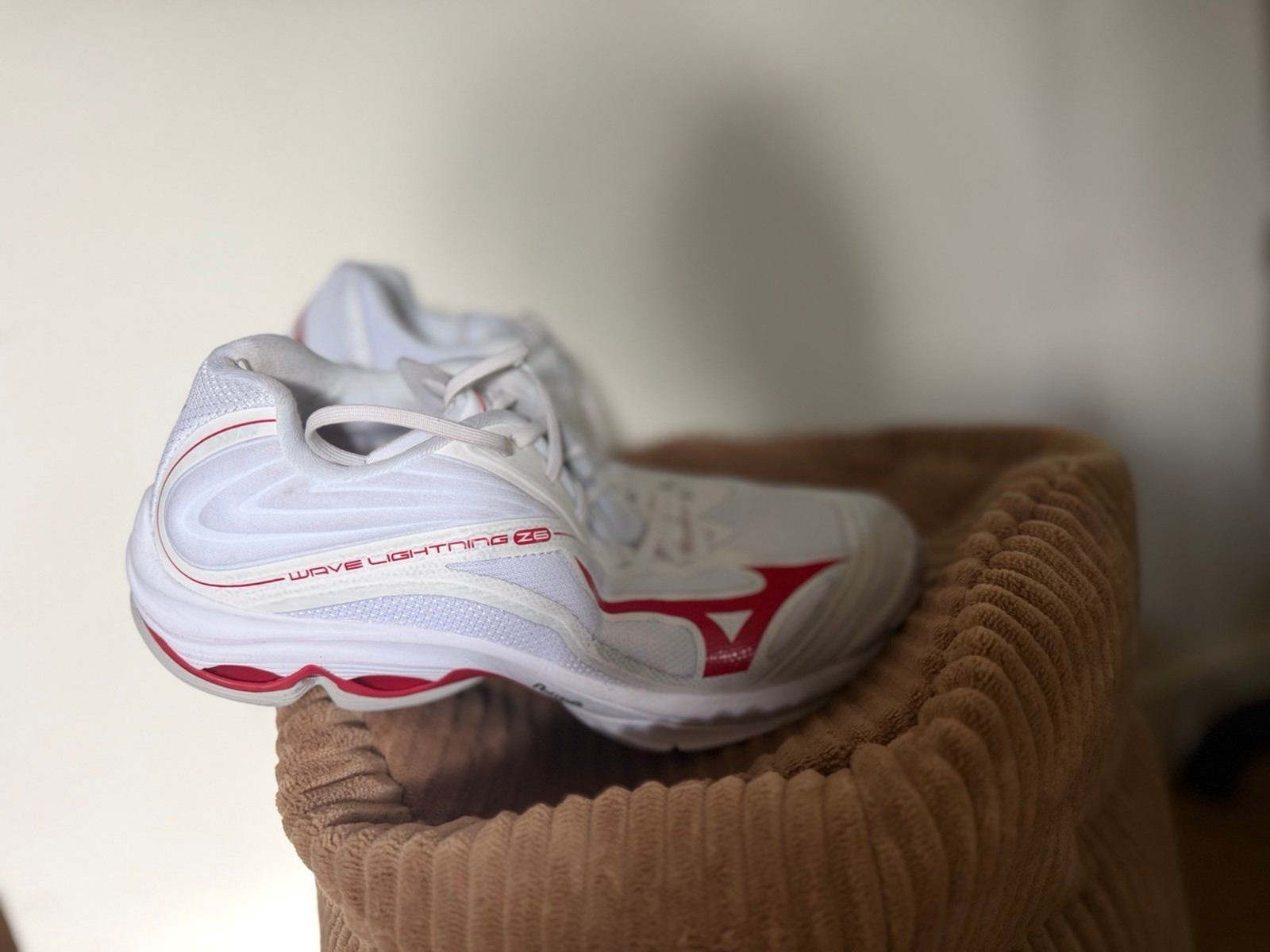 Mizuno Wave Lightning Z6 White Red