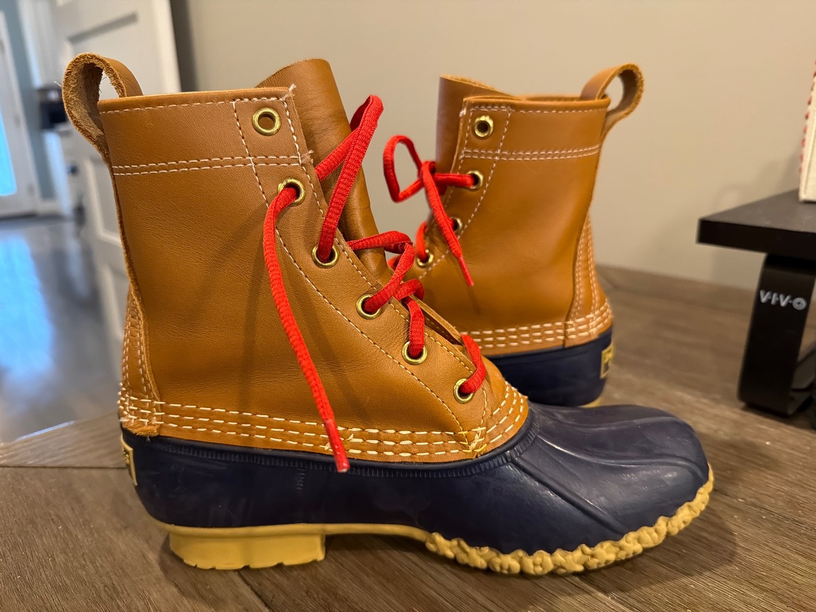 L.L.BEAN Classic 8″ Unlined Tan Leather Navy Blue Waterproof Duck Boot Women’s 7