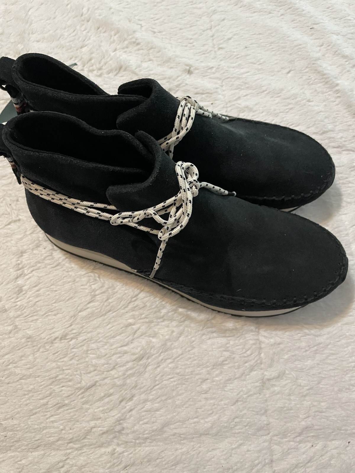 woman Toms New